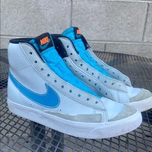 Nike High-Top Sneakers - White and Blue